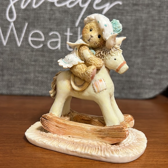 Cherished Teddies Beth”Bear Hugs”. Rare 1991 Figurine. - Picture 2 of 6
